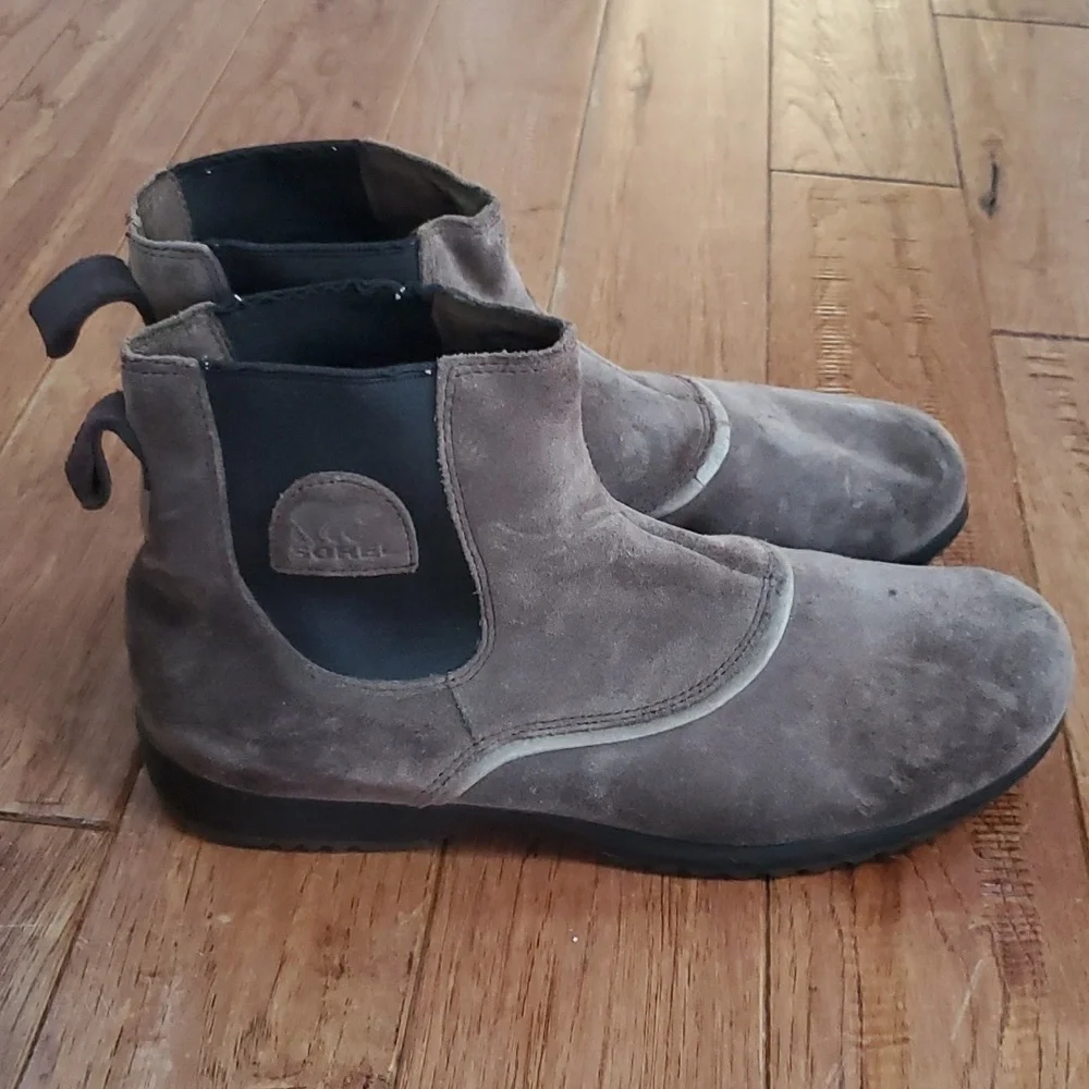 Sorel chelsea suede brown boots